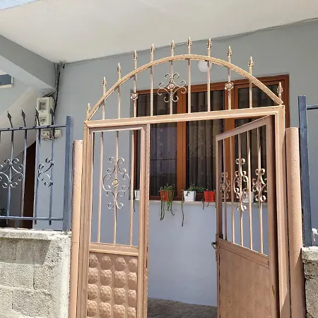 Guest House Pogradec شقة *
