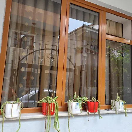 Guest House Pogradec Апартаменты